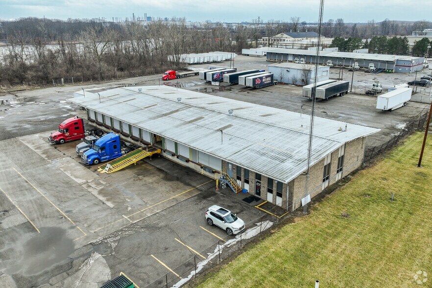 More Photos Of 1336 Matzinger Rd, Toledo Truck Terminal For Lease