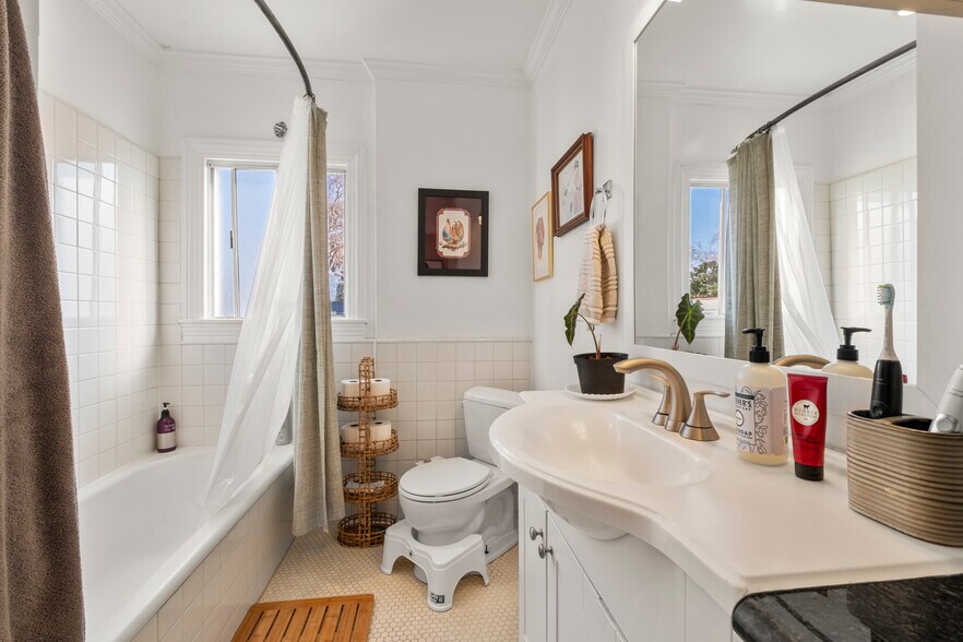 More Photos Of 1039 Channing Way, Berkeley Apartments For Sale