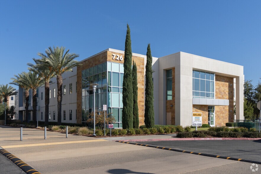 More Photos Of 726 Medical Center Dr E, Clovis Medical For Lease