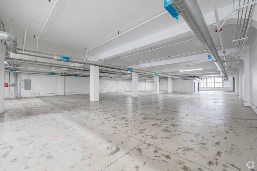 More Photos Of 737 S Broadway, Los Angeles Loft Creative Space For Sale