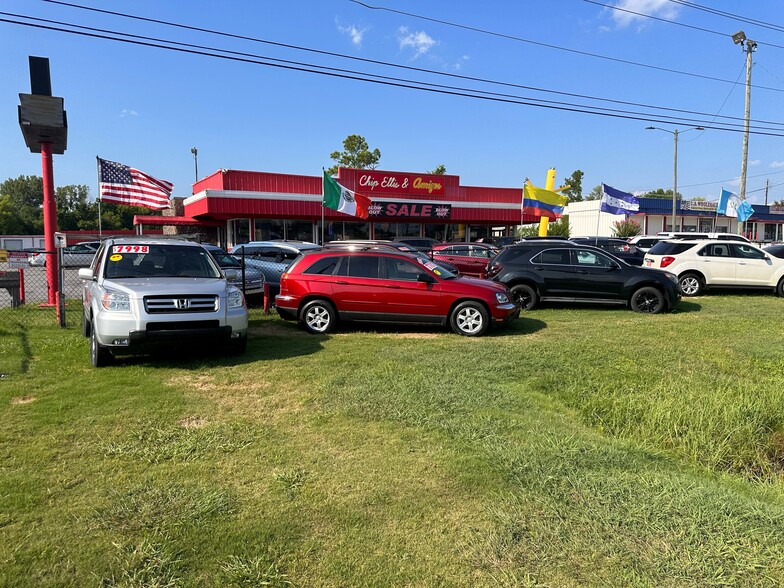 Primary Photo Of 2235 E South Blvd, Montgomery Freestanding For Sale