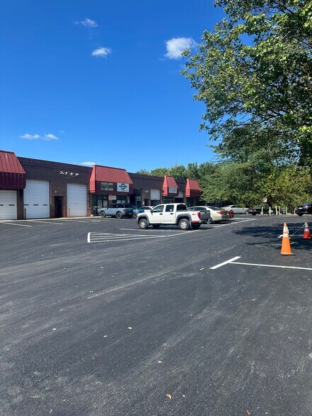 More Photos Of 10001 Lewis Dr, Damascus Warehouse For Sale