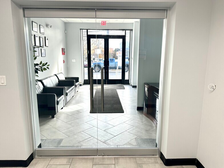 More Photos Of 470 W 1st Ave, Roselle Warehouse For Sale