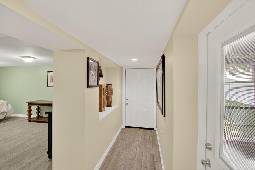 More Photos Of 805 N Wheeler St, Plant City Hospitality For Sale
