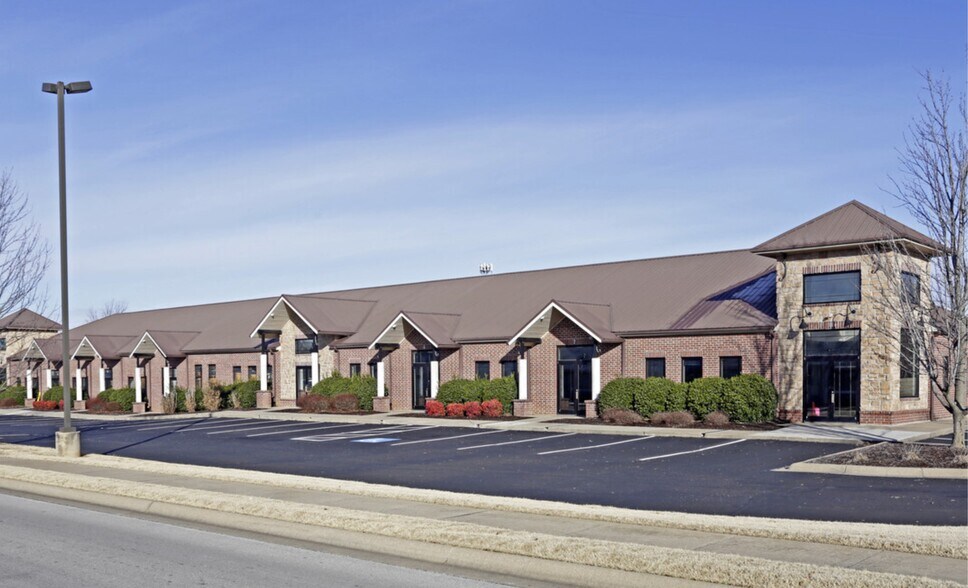 More Photos Of 2323 W Chestnut St, Rogers Office For Lease