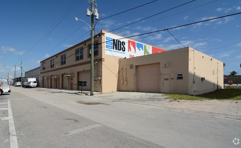 Primary Photo Of 1213 S 30th Ave, Hollywood Flex For Lease