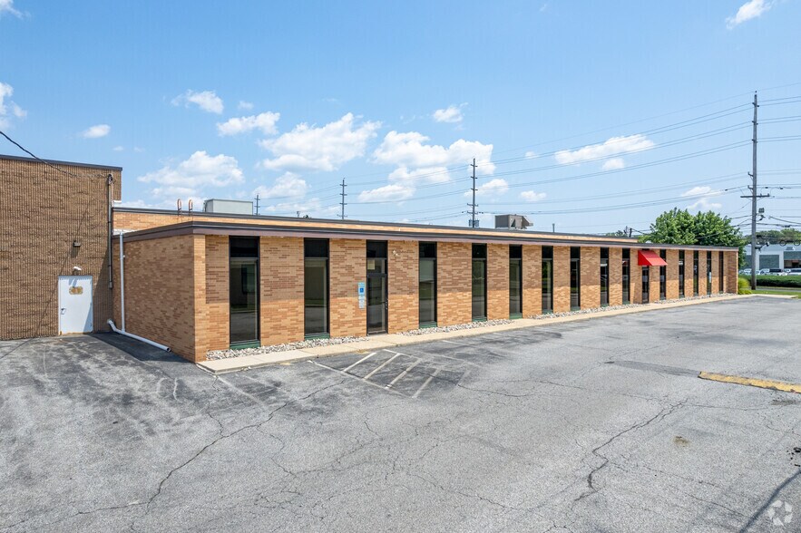 More Photos Of 2080 Springdale Rd, Cherry Hill Showroom For Lease