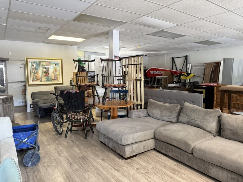 More Photos Of 9931-9947 Seminole Blvd, Seminole General Retail For Sale