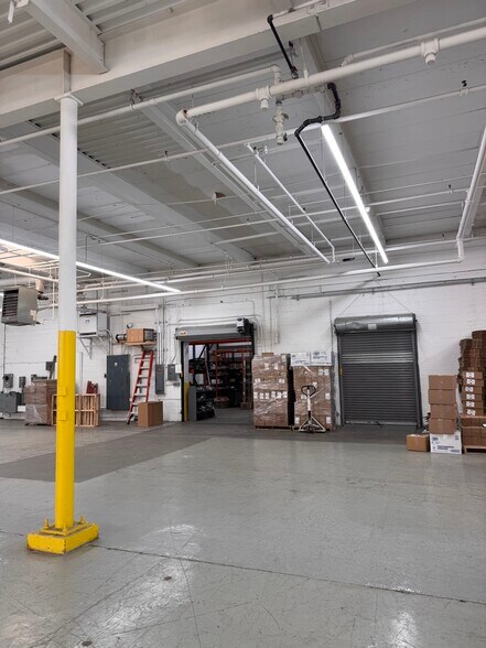 More Photos Of 746 Gotham Pky, Carlstadt Warehouse For Lease