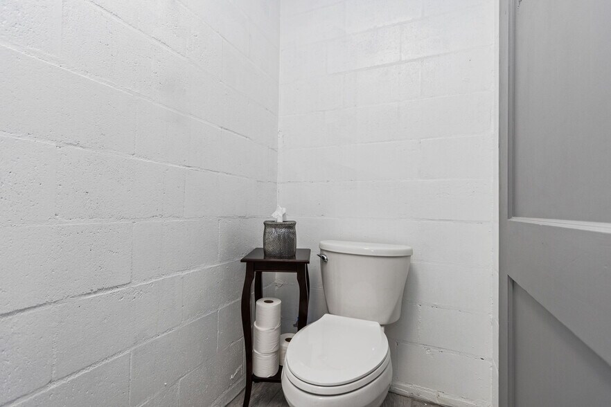 More Photos Of 2645 Sunset Point Rd, Clearwater Freestanding For Lease