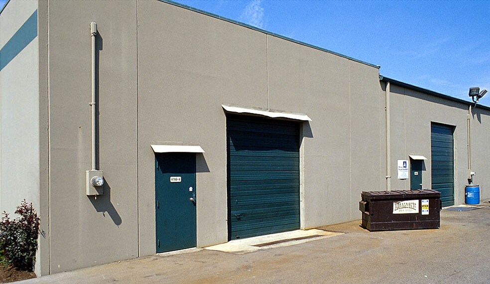 More Photos Of 4766 Dues Dr, Cincinnati Warehouse For Lease