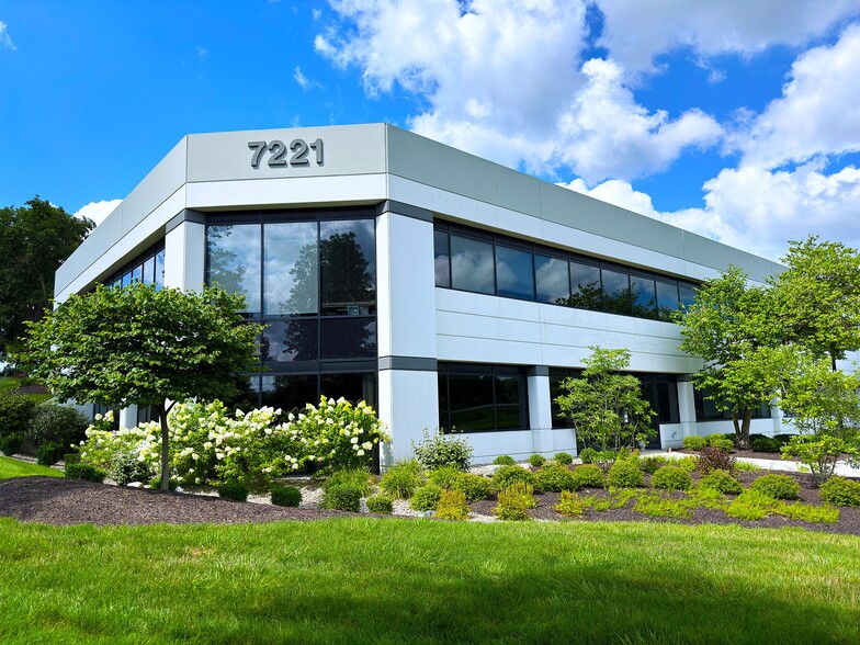 Primary Photo Of 7221-7223 Engle Rd, Fort Wayne Office For Lease