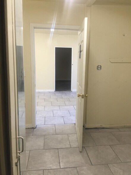 More Photos Of 1525 W El Segundo Blvd, Compton Warehouse For Sale