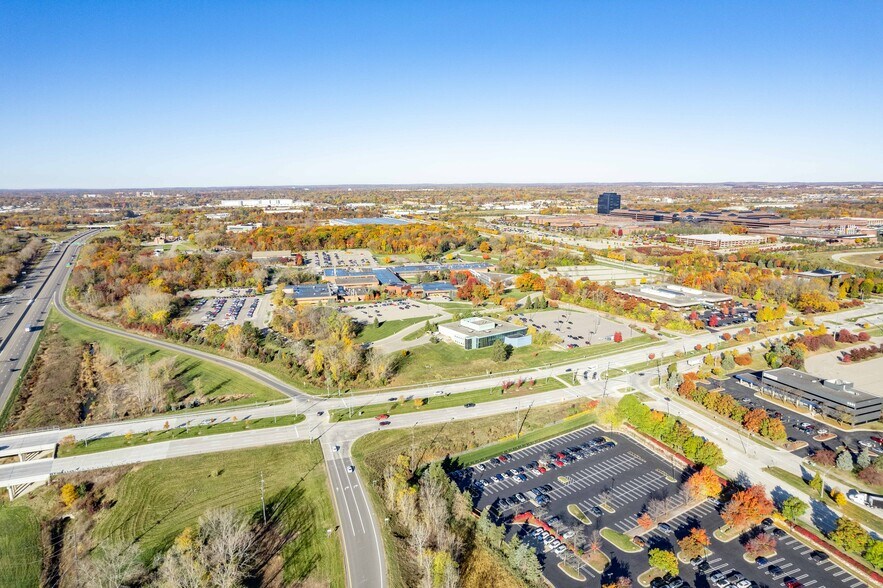 More Photos Of 691 N Squirrel Rd, Auburn Hills Office For Lease