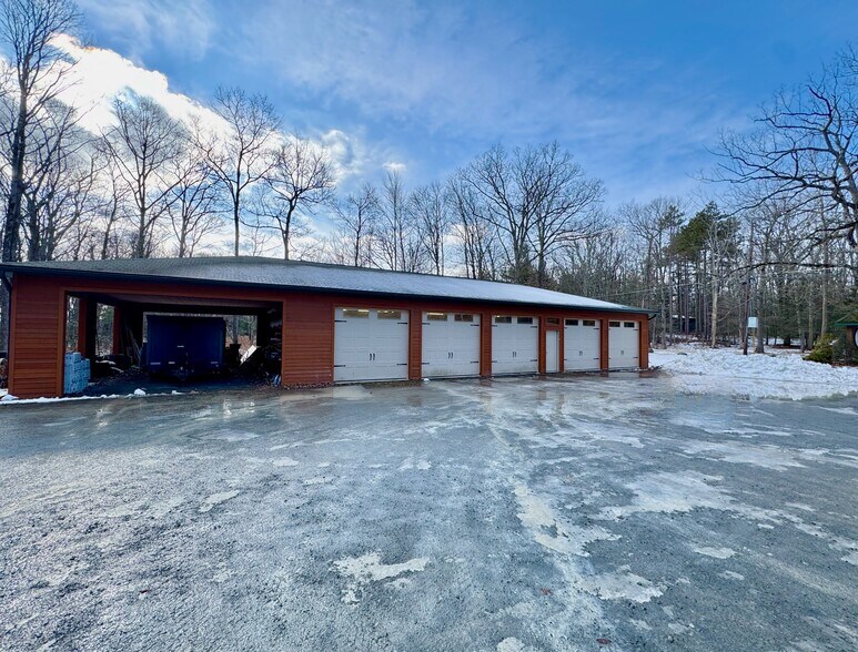 More Photos Of 424 PA-390, Tafton Flex For Sale