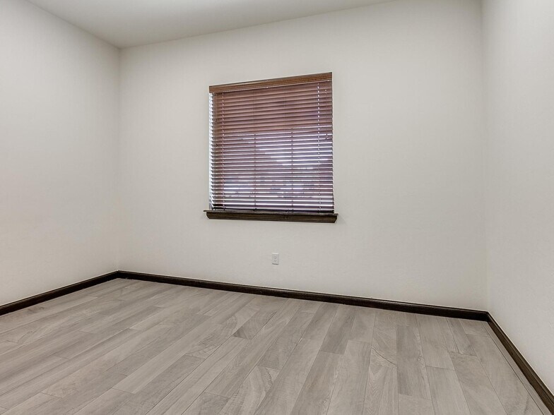 More Photos Of 4331 Adams, Norman Office For Lease