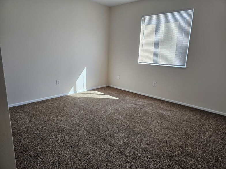 More Photos Of 2822-2846 Eldora Dr, Toledo Apartments For Sale