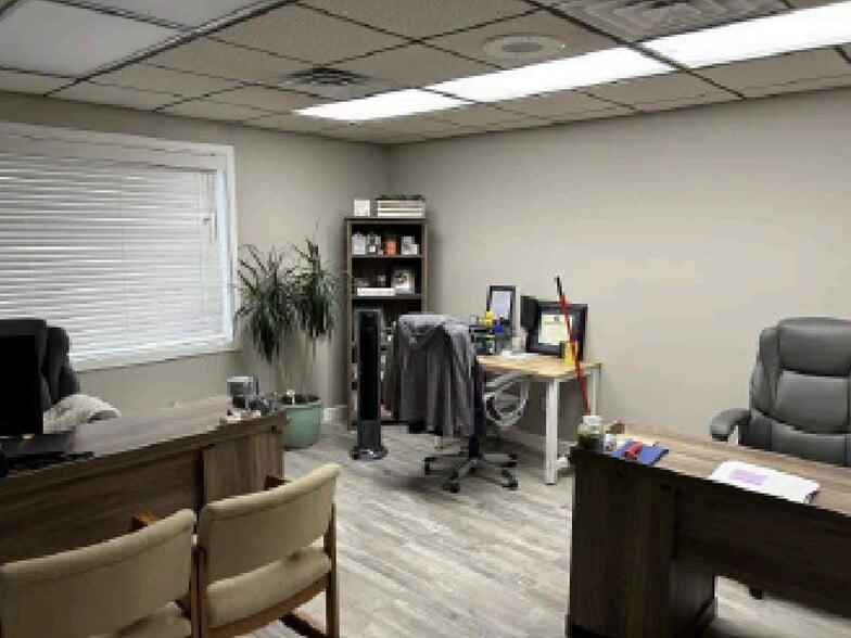 More Photos Of 1625 S 6th St, Springfield Medical For Sale