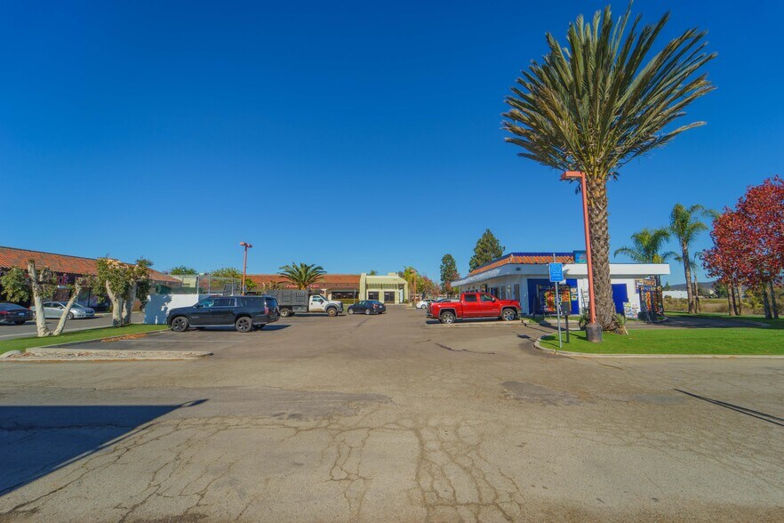 More Photos Of 580 S Pacific St, San Marcos Fast Food For Sale