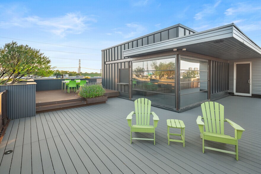 More Photos Of 127 Pittsburg St, Dallas Loft Creative Space For Lease