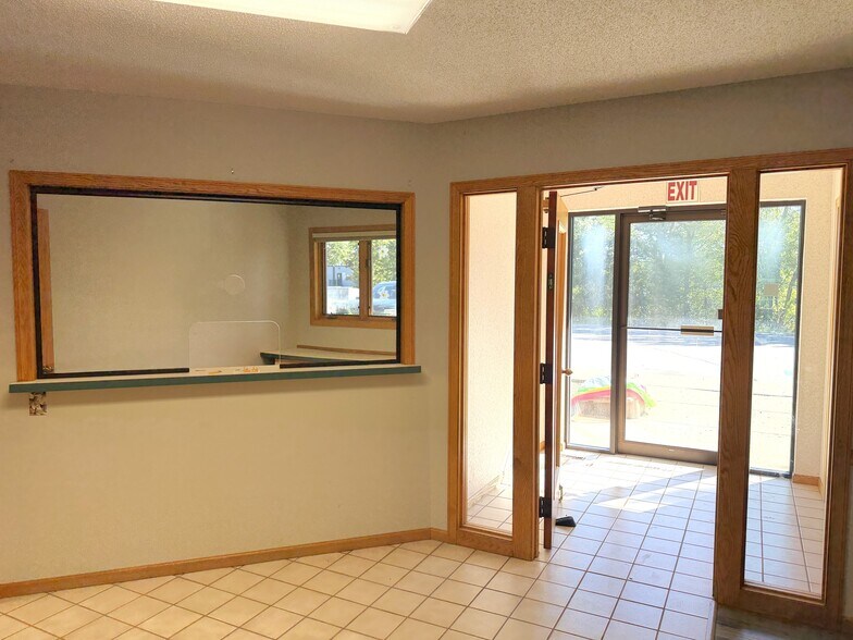 More Photos Of 14387 Edgewood Dr, Baxter Office For Lease
