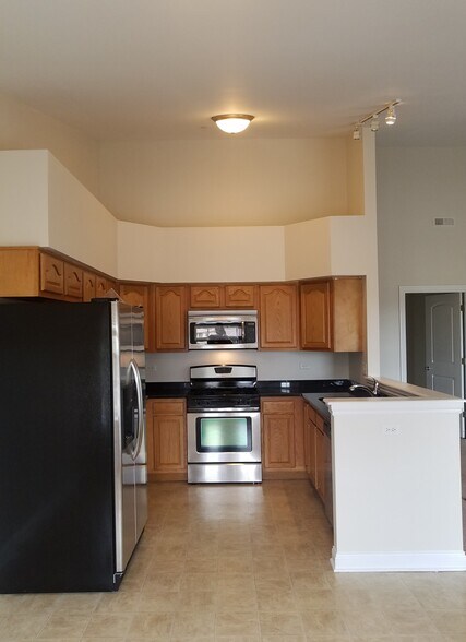 More Photos Of 7250 W 157th St, Orland Park Apartments For Sale