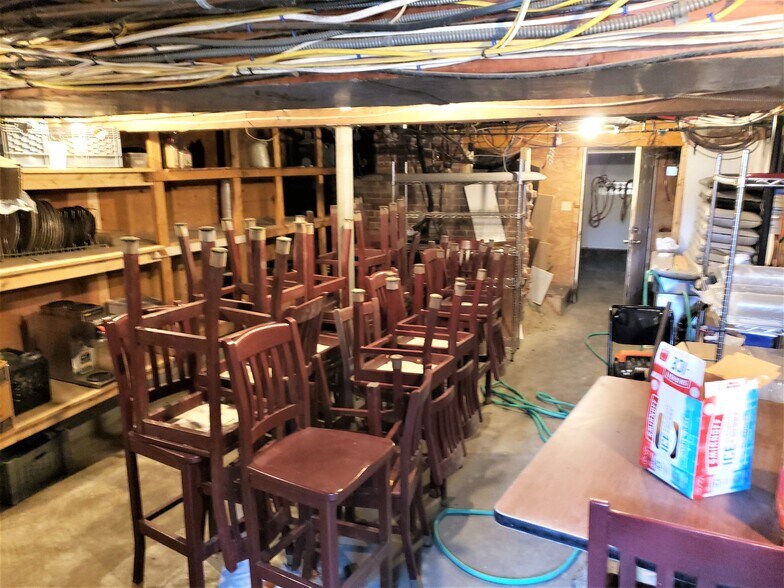 More Photos Of 127 Elm St, Hatfield Restaurant For Sale
