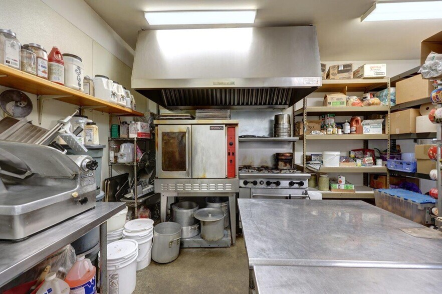 More Photos Of 996 Pacific Dr, Hammond Restaurant For Sale