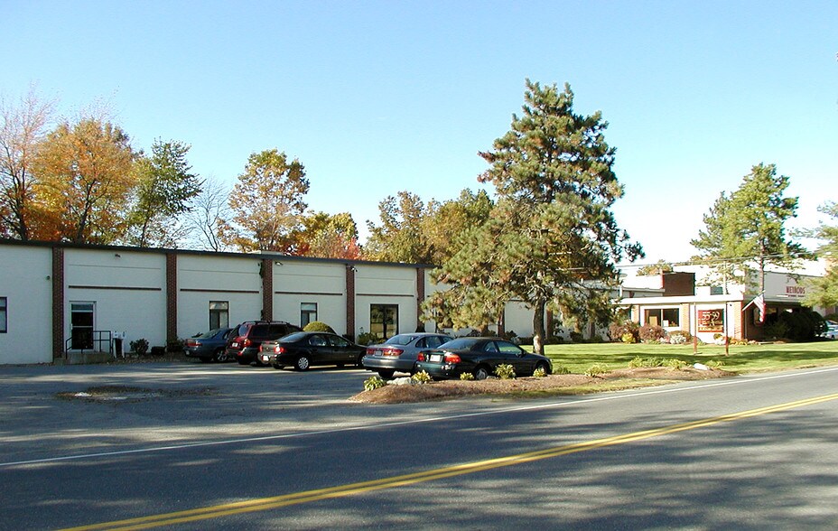 More Photos Of 55-59 Union Ave, Sudbury Flex For Lease