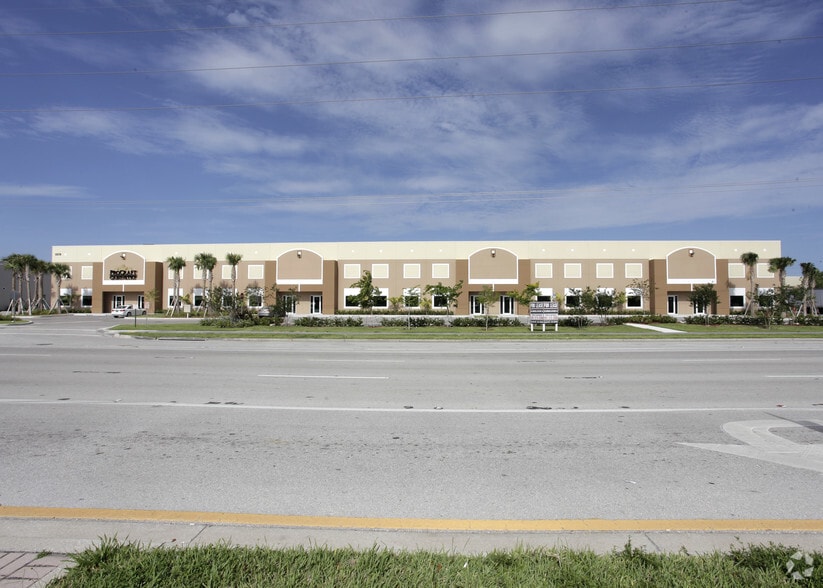 More Photos Of 1850 S Powerline Rd, Deerfield Beach Warehouse For Lease