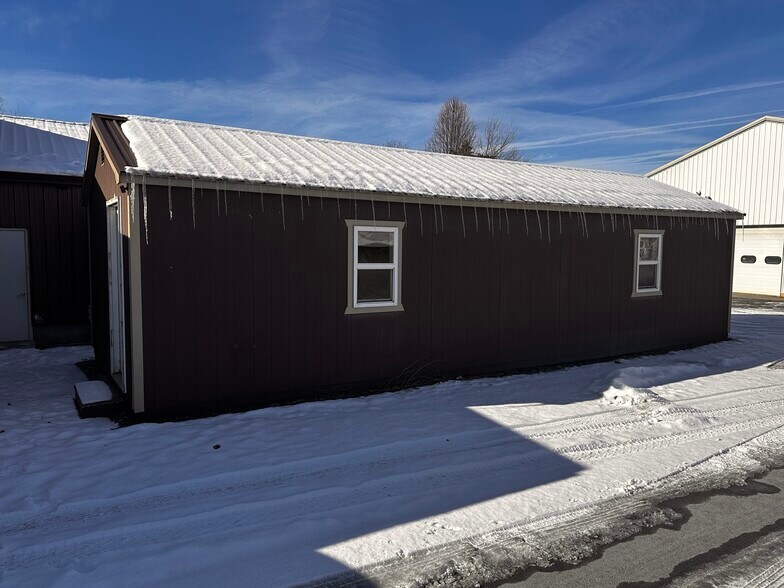 More Photos Of 522A S Main St, Broadway Flex For Sale