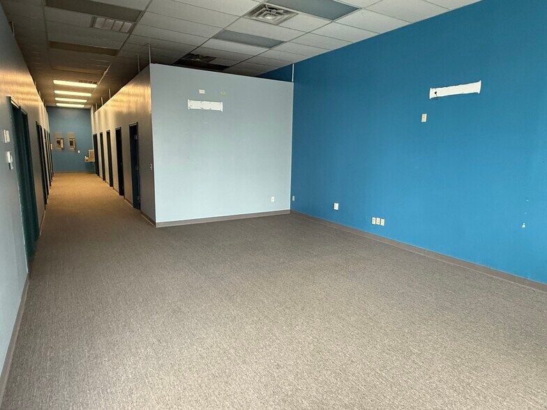 More Photos Of 5525 S Cedar St, Lansing Unknown For Lease