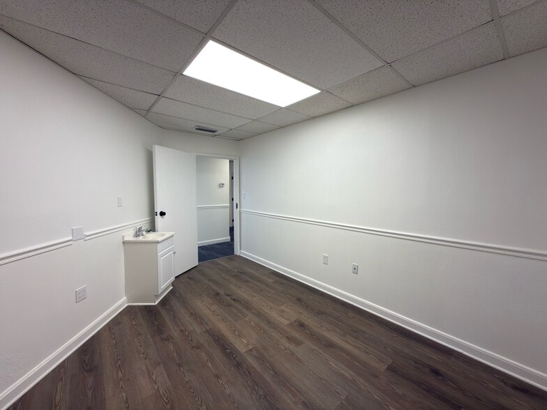 More Photos Of 1527 S Orange Ave, Orlando Office For Lease