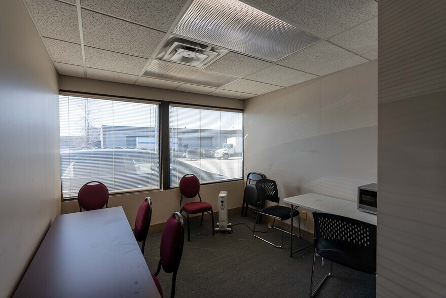 More Photos Of 5744 198 St, Langley Warehouse For Lease