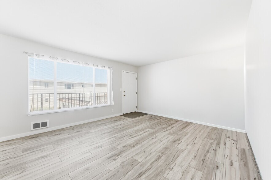 More Photos Of 528 Grand Ave, South San Francisco Apartments For Sale