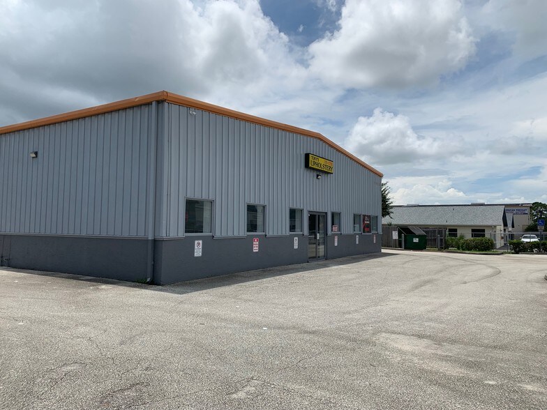 More Photos Of 7615 Ellis Rd, West Melbourne Warehouse For Lease