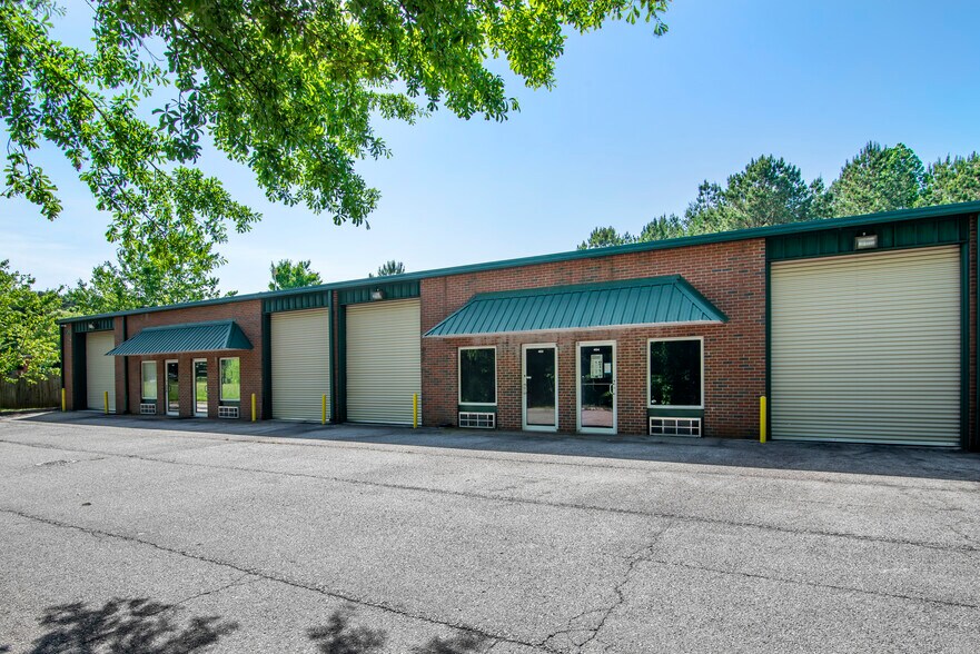More Photos Of 2445 Hilton Dr, Gainesville Industrial For Lease