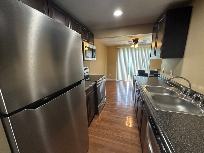 More Photos Of 205-274 Robert Dr, Syracuse Apartments For Sale