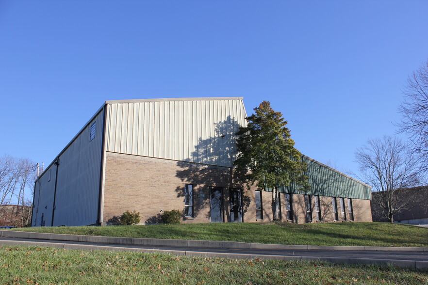 Primary Photo Of 516 Enterprise Dr, Erlanger Warehouse For Sale