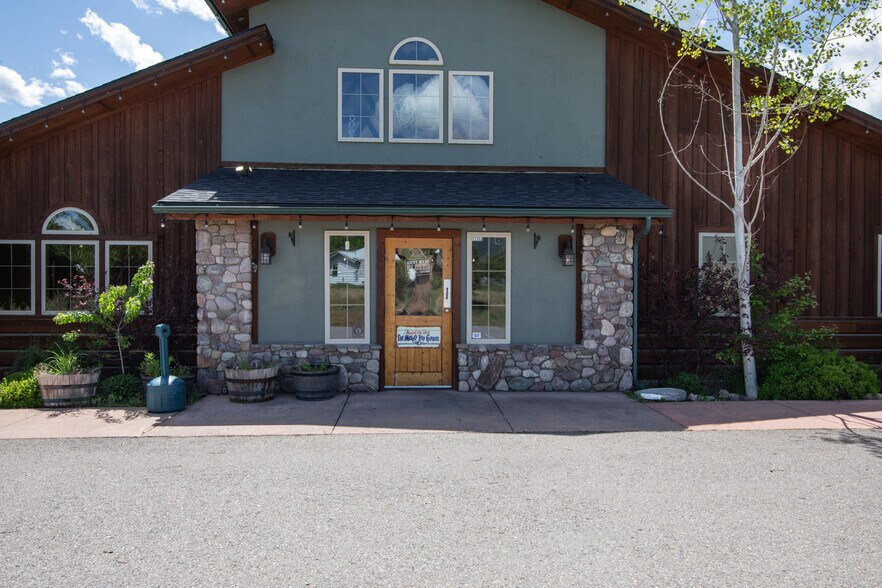 More Photos Of 72532 N Couture Loop, Arlee Restaurant For Sale