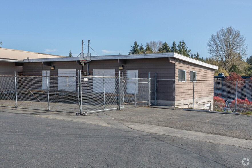 Primary Photo Of 825 NE Northgate Way, Seattle Office For Lease