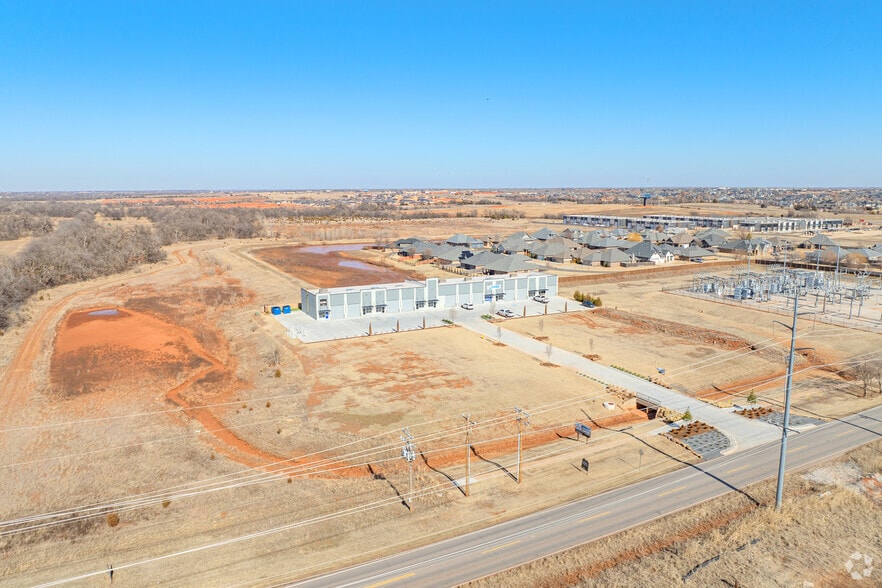 More Photos Of 4009 NW 164th St, Edmond Industrial For Sale