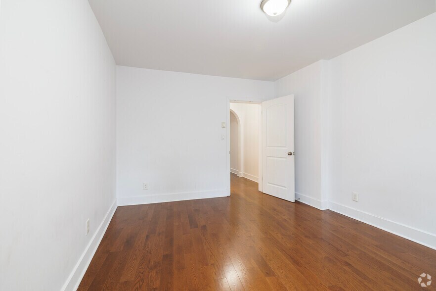 More Photos Of 2310 Rue Guy, Montréal Apartments For Lease