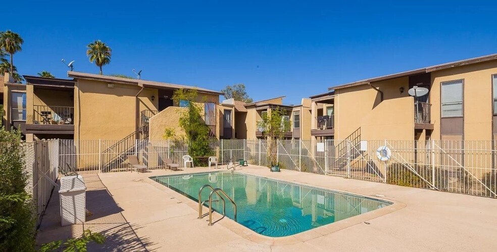 Primary Photo Of 1620 N Wilmot Rd, Tucson Apartments For Sale