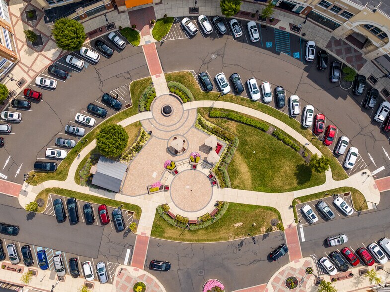 More Photos Of 1581-1593 Main St, Warrington Unknown For Lease