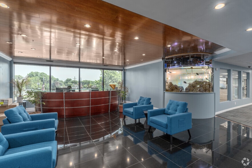 More Photos Of 523 Hollywood Ave, Cherry Hill Office For Lease