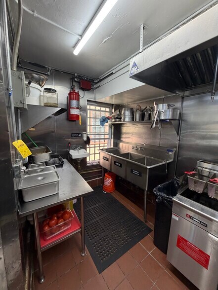More Photos Of 2417 Ditmars Blvd, Astoria Flex For Lease