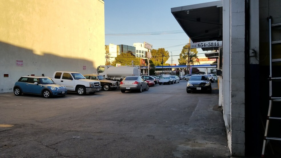 More Photos Of 5569 Reseda Blvd, Tarzana Auto Repair For Lease