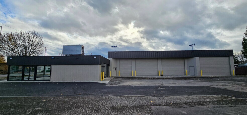 More Photos Of 405 Washington Ave, Kent Freestanding For Lease