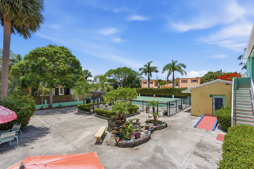 More Photos Of 320 N Federal Hwy, Lake Worth Hotel For Sale